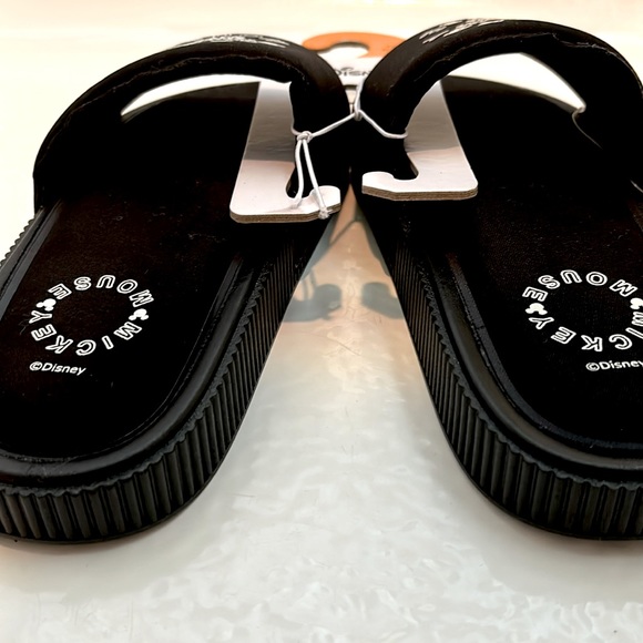 🆕 Disney Ltd Edition Mickey Mouse Icon Logo Plush Cushioned Slide Sandals - Picture 8 of 9